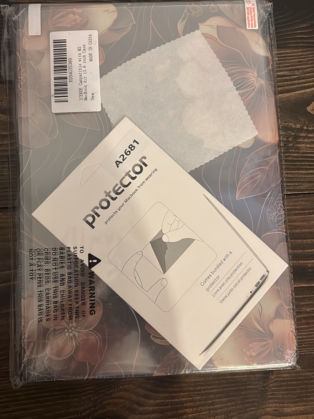 Compatible with M3 MacBook Air 13.6 hard case